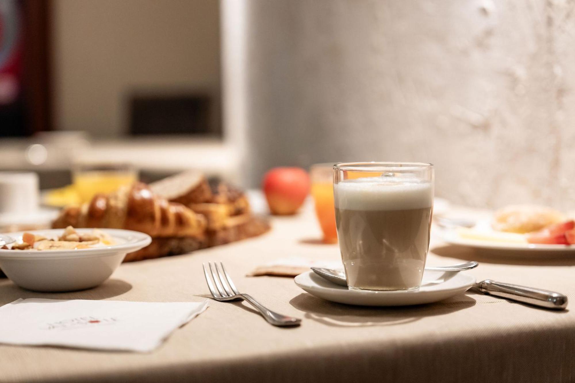 Hotel Val Di Sole メッツァーナ エクステリア 写真