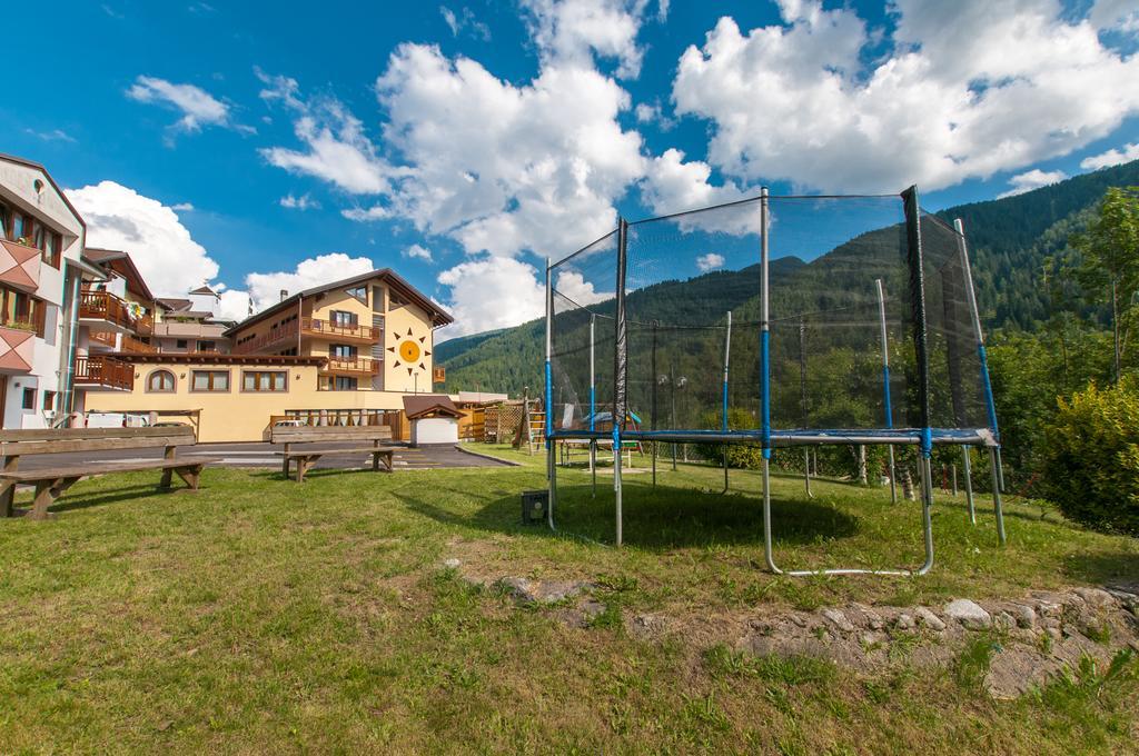 Hotel Val Di Sole メッツァーナ エクステリア 写真