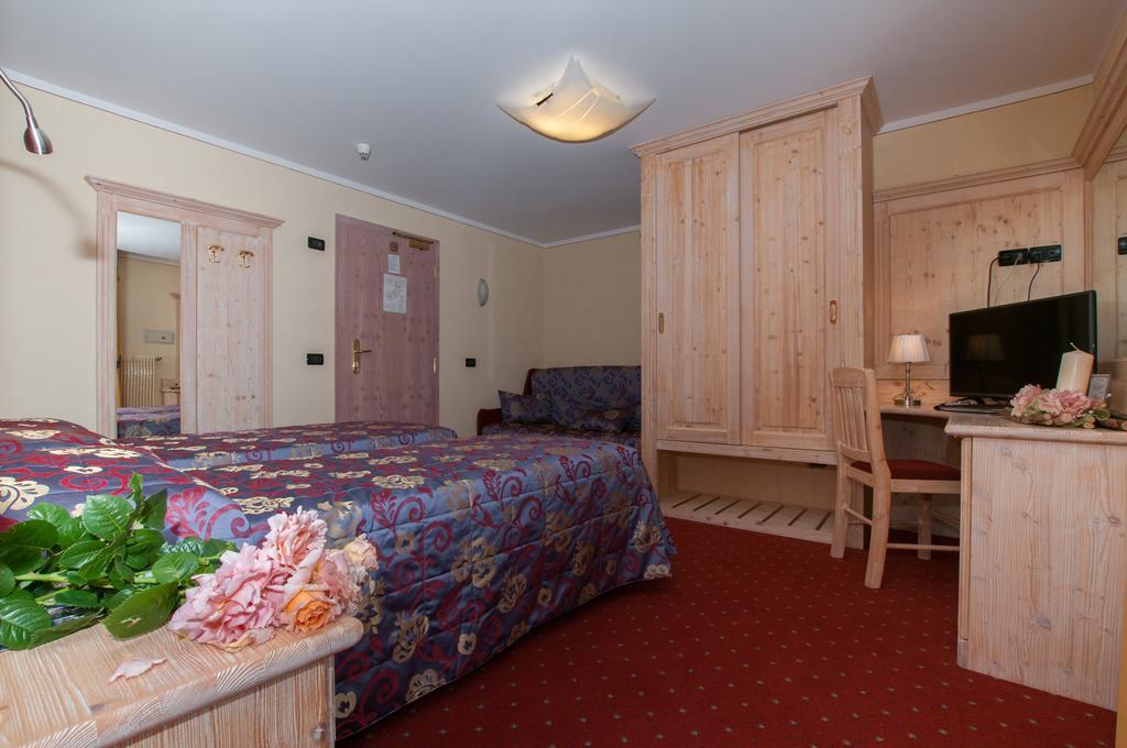 Hotel Val Di Sole メッツァーナ エクステリア 写真