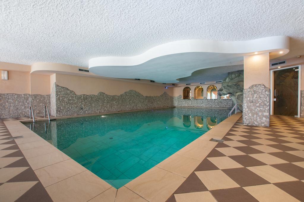 Hotel Val Di Sole メッツァーナ エクステリア 写真