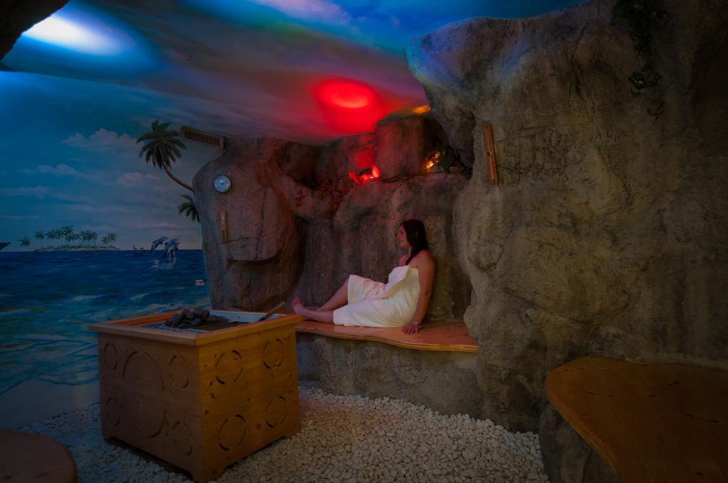 Hotel Val Di Sole メッツァーナ エクステリア 写真