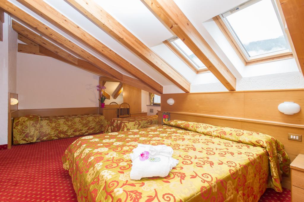 Hotel Val Di Sole メッツァーナ エクステリア 写真