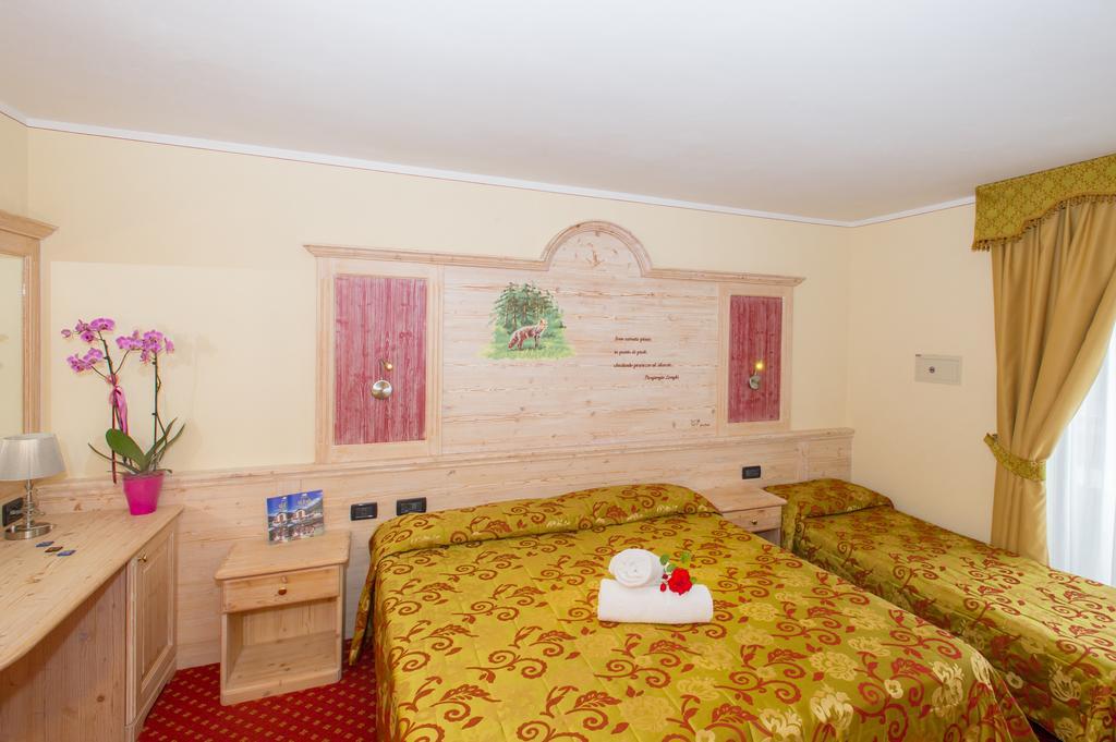 Hotel Val Di Sole メッツァーナ エクステリア 写真