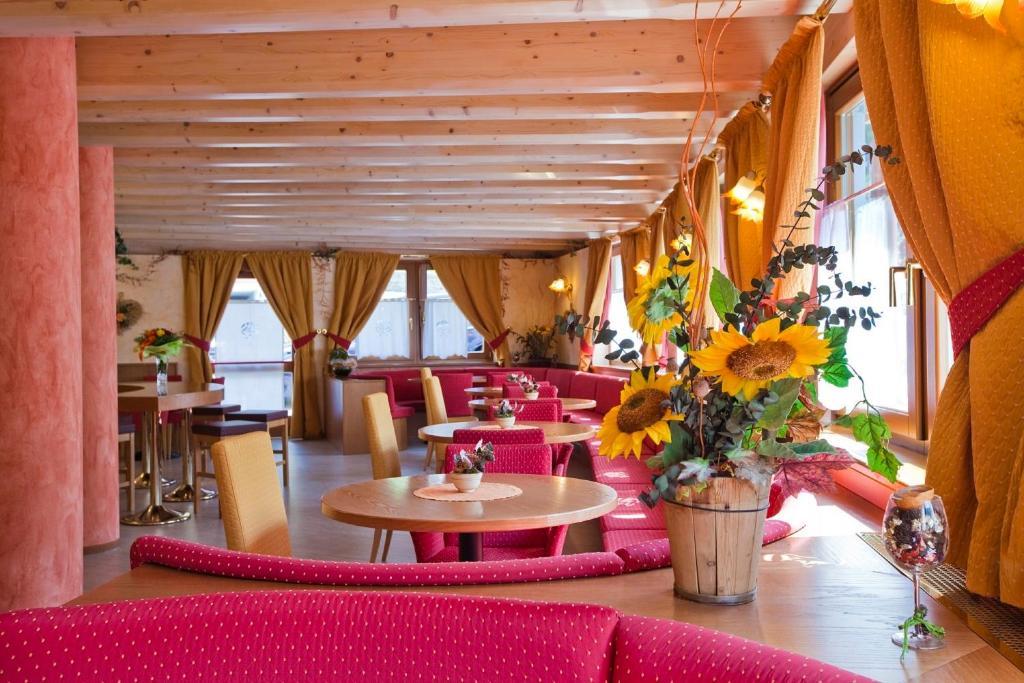 Hotel Val Di Sole メッツァーナ エクステリア 写真