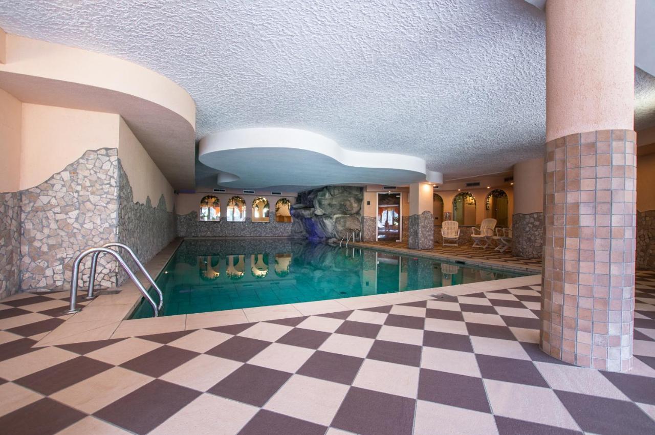 Hotel Val Di Sole メッツァーナ エクステリア 写真