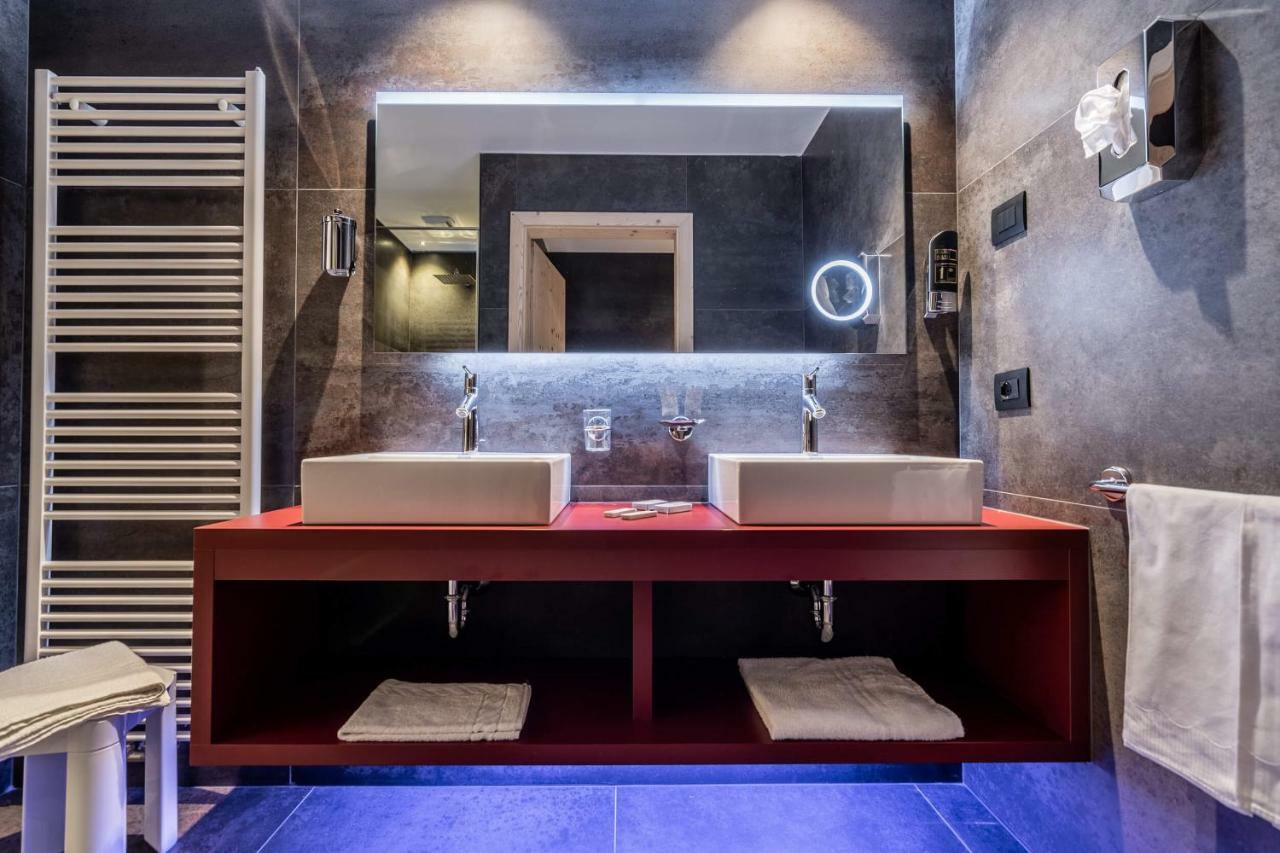 Hotel Val Di Sole メッツァーナ エクステリア 写真