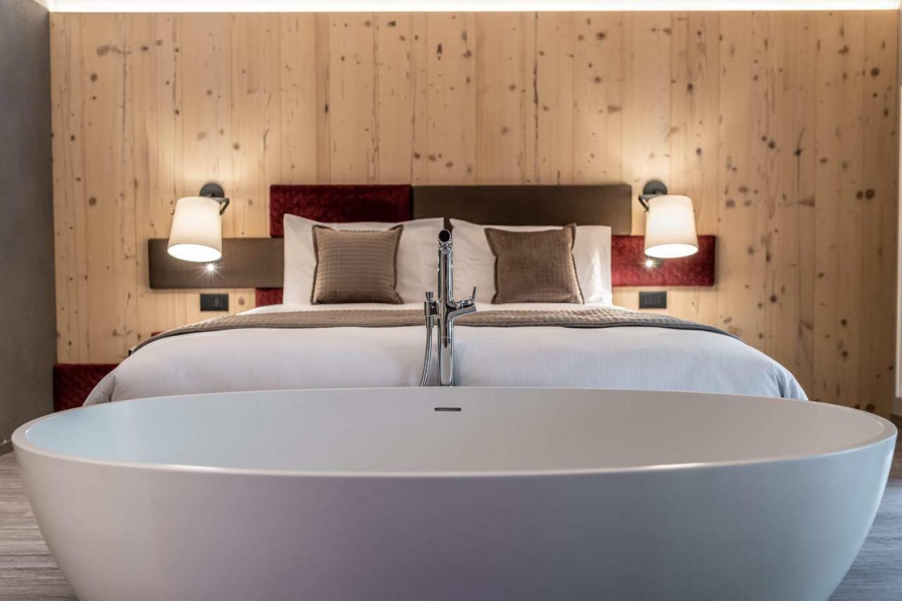 Hotel Val Di Sole メッツァーナ エクステリア 写真