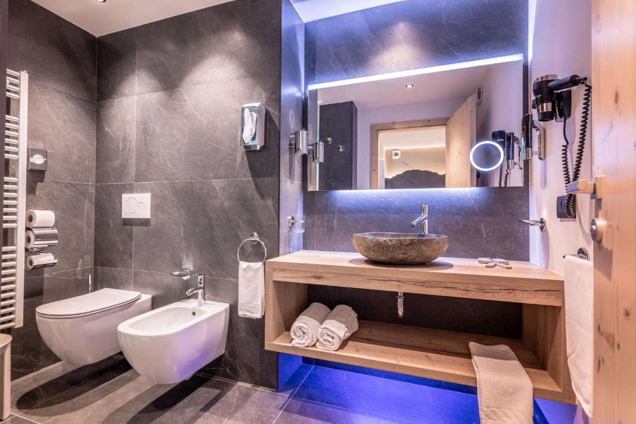 Hotel Val Di Sole メッツァーナ エクステリア 写真